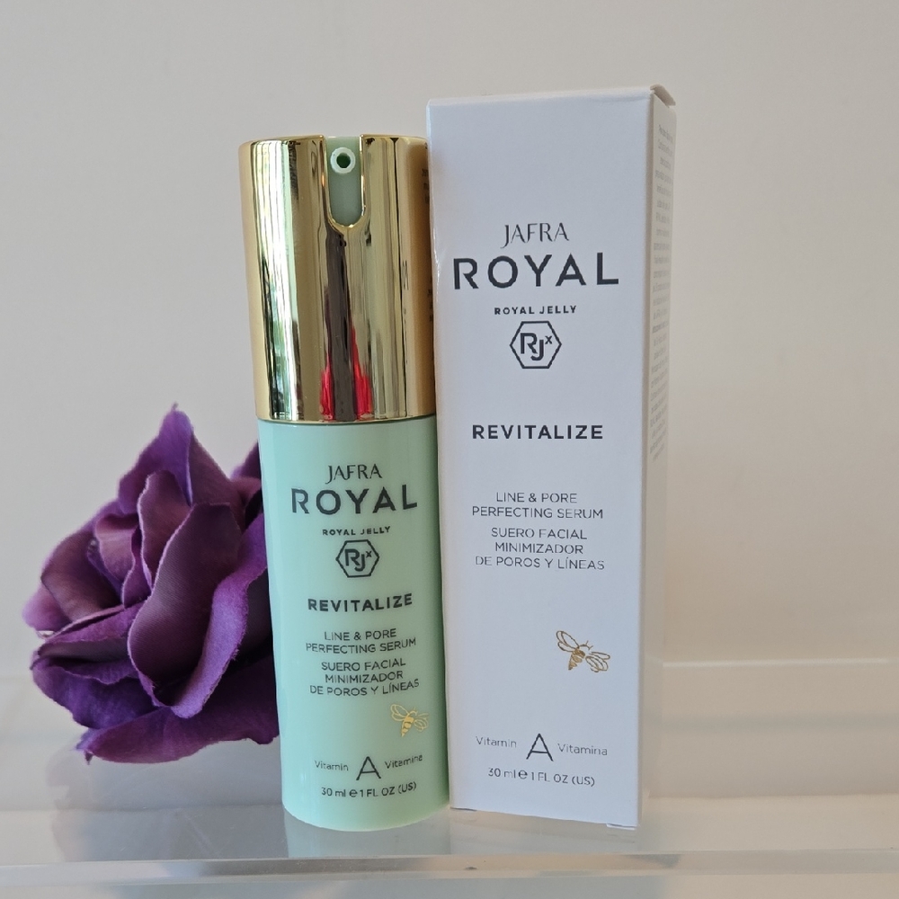 JAFRA Royal Revitalize Pore Perfecting Serum • 1 oz • NWT • Discontinued